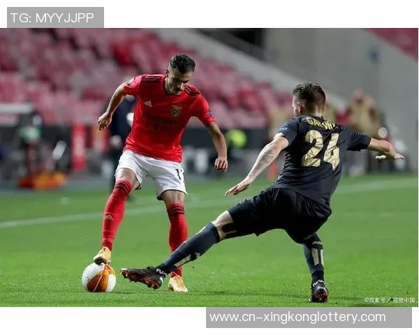 前进之鹰与坎布尔的激烈对决展现足球魅力与团队精神的精彩碰撞